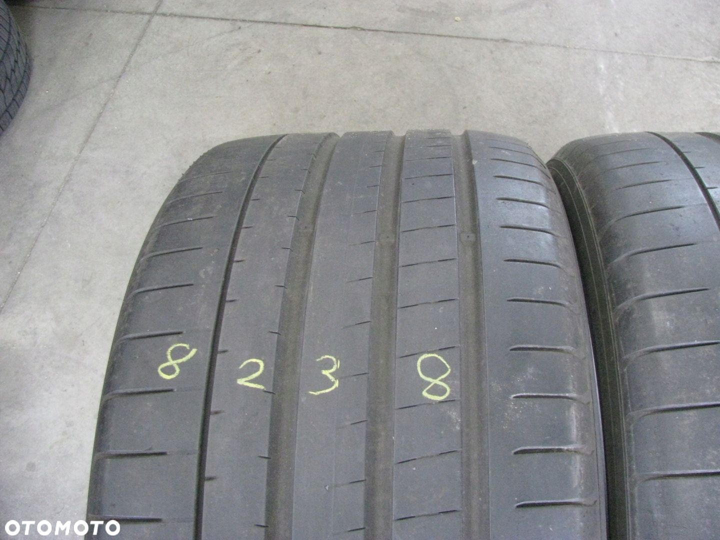 Opona letnia Yokohama Advan Sport V107 325/35R22 114 Y rant ochronny - 2