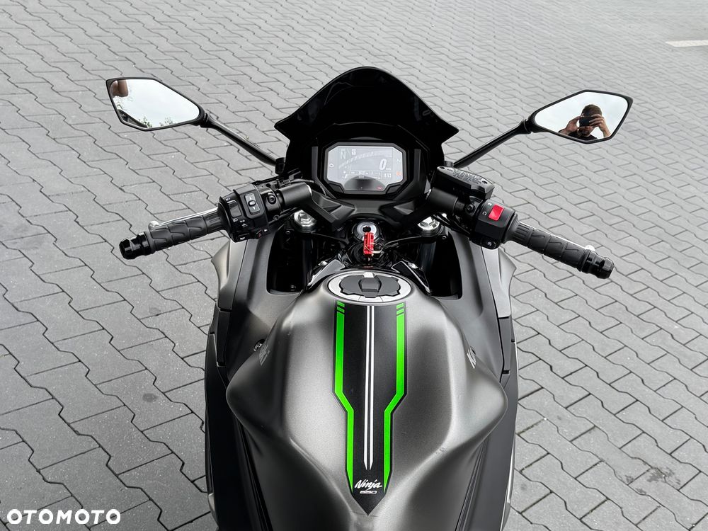 Kawasaki Ninja - 22