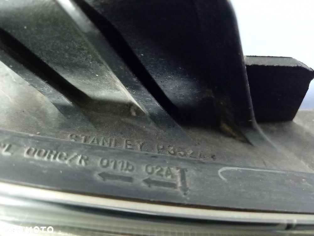 MITSUBISHI LANCER VII REFLEKTOR PRAWY LAMPA EU P3524 - 6