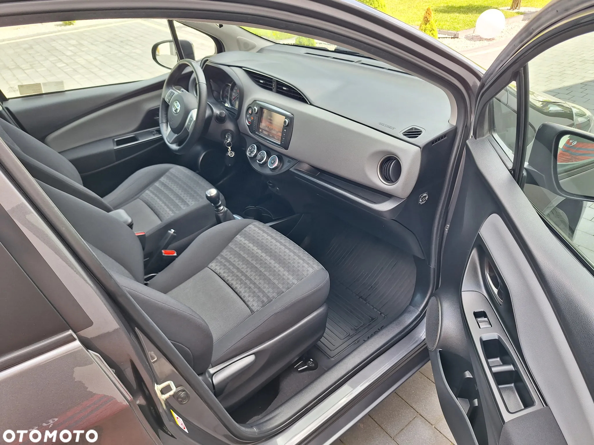 Toyota Yaris 1.33 Premium - 14