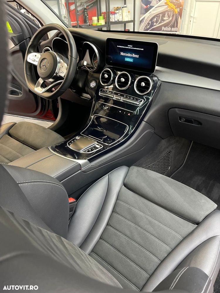 Mercedes-Benz GLC 300 4MATIC - 4