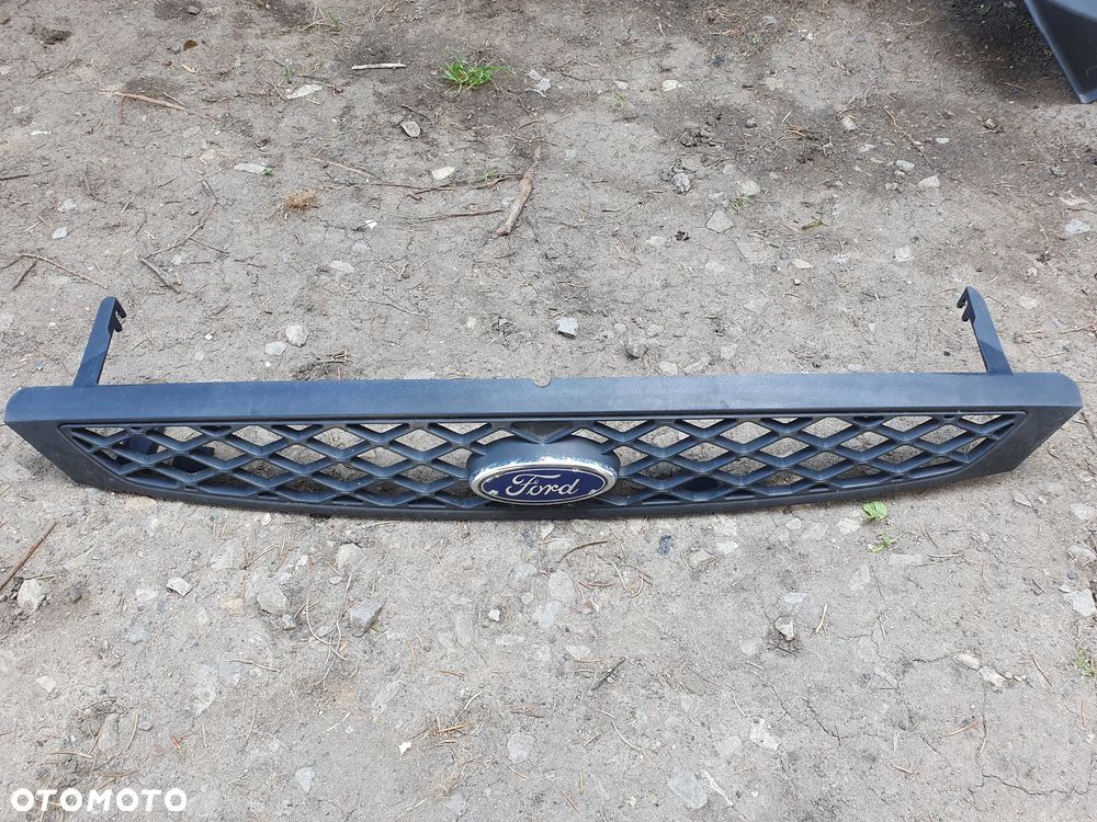 FORD FOCUS I MK1 GRILL PRZEDNIA ATRAPA PRZÓD EMBLEMAT 2M51-8200-AGW - 1