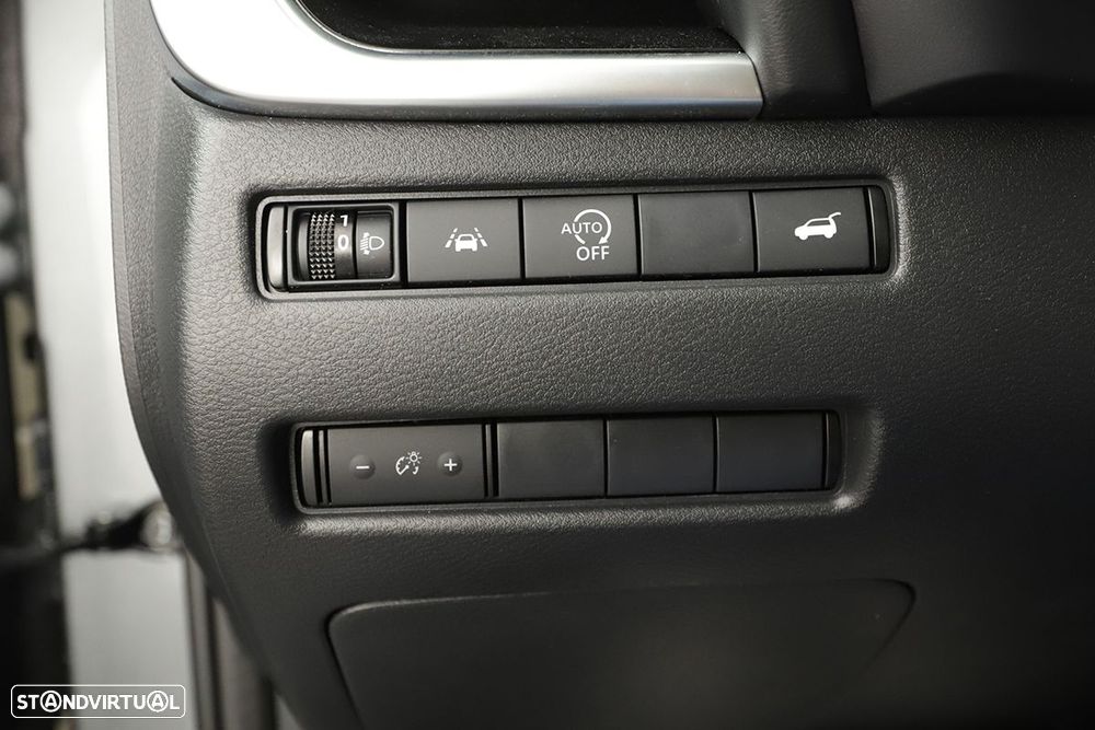 Nissan Qashqai 1.3 DIG-T N-Connecta Xtronic - 17