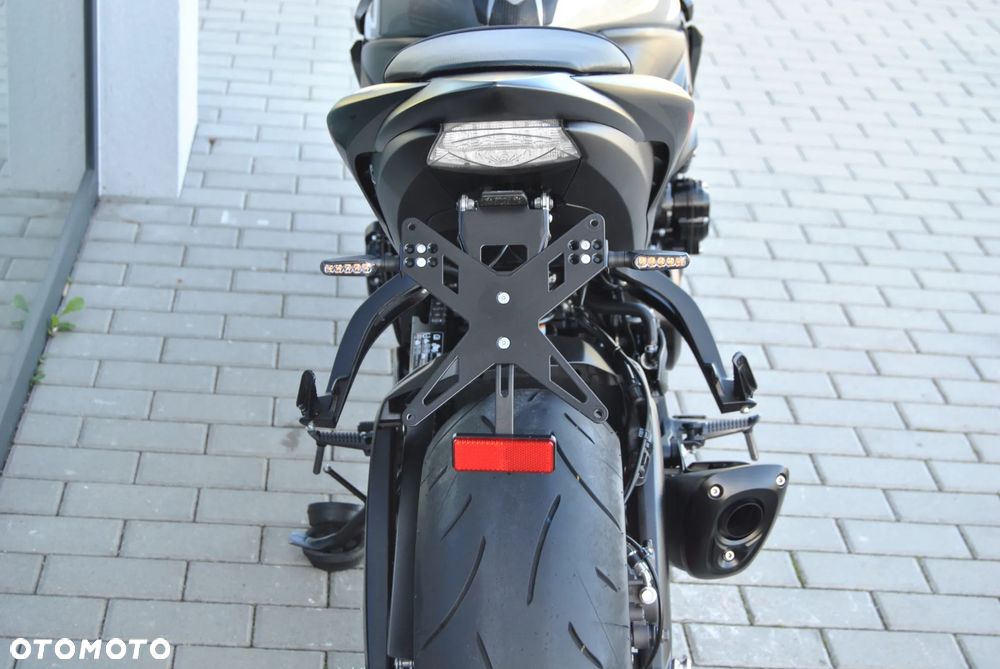 Suzuki GSX - 8