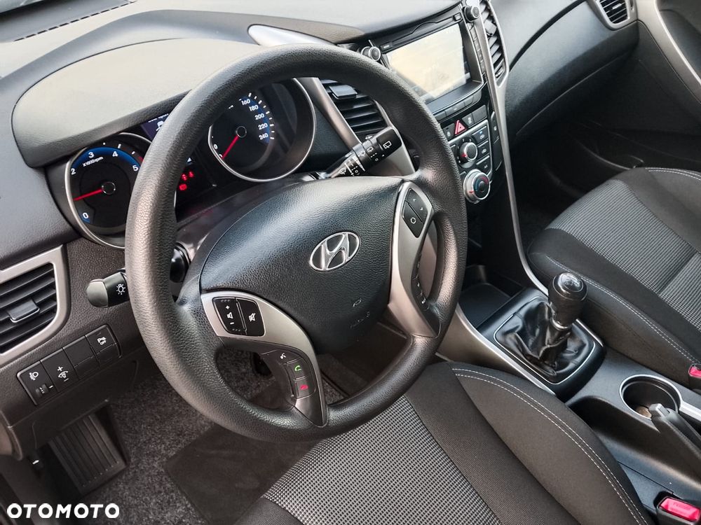 Hyundai i30 1.4 CRDi Comfort - 11