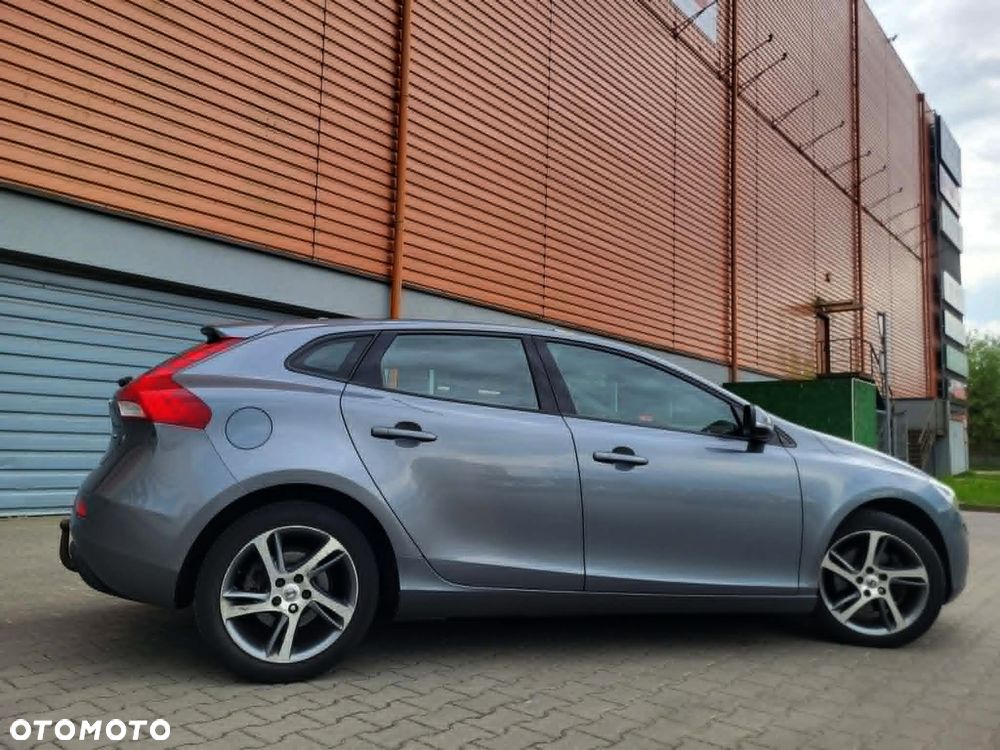 Volvo V40 T2 Momentum - 5