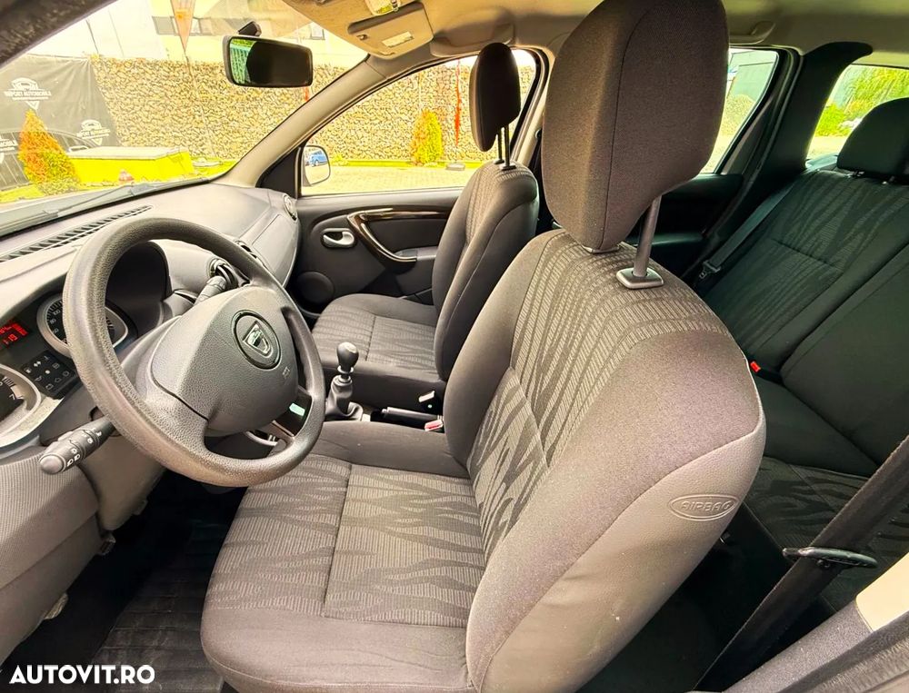 Dacia Duster 1.6 16V 4x4 Ambiance - 19