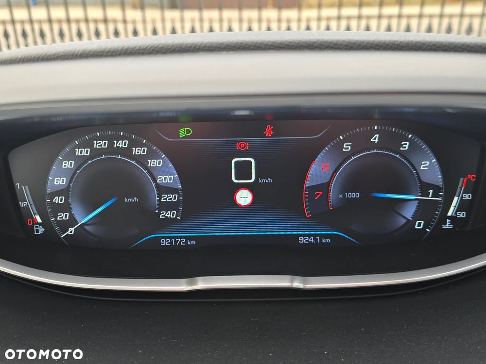 Peugeot 3008 PureTech 130 Stop & Start GPF Allure - 13