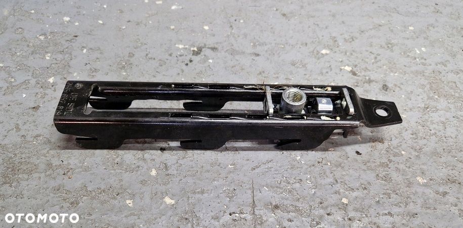 vw t5 lift regulacja suwak pasa bezpieczeństwa - 1
