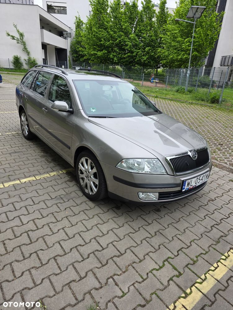 Skoda Octavia 1.6 FSI Automatik Ambiente - 5