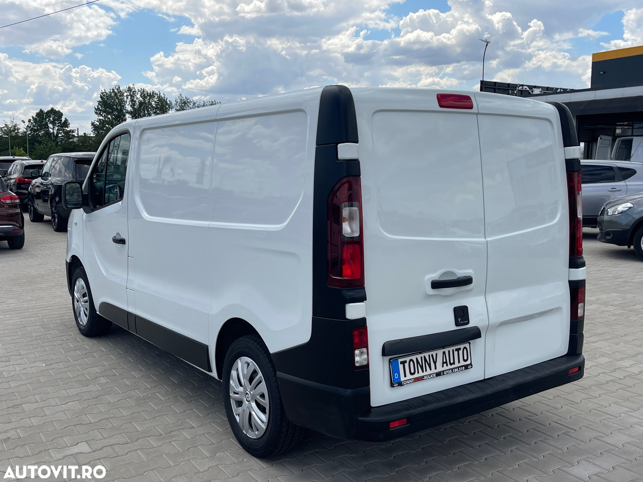 Renault Trafic - 8
