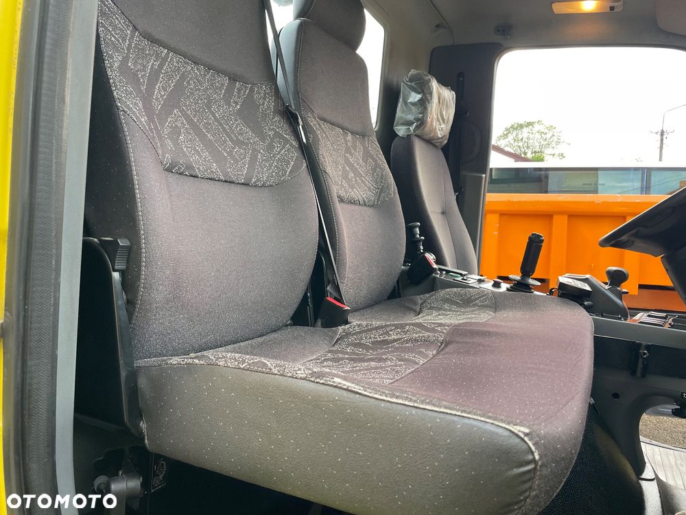Mercedes-Benz Unimog u 20  pojazd specjalny traktor rolniczy wywrotka pojazd komunalny zimowego utrzymania dróg - 37