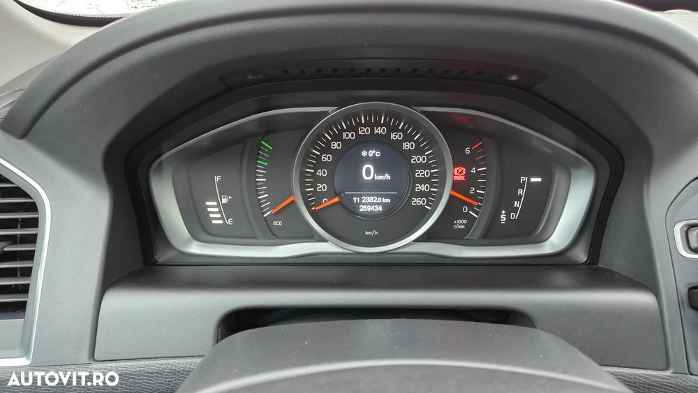 Volvo XC 60 D4 Geartronic Momentum - 19