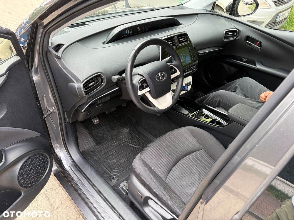 Toyota Prius 1.8 Hybrid Prestige - 17