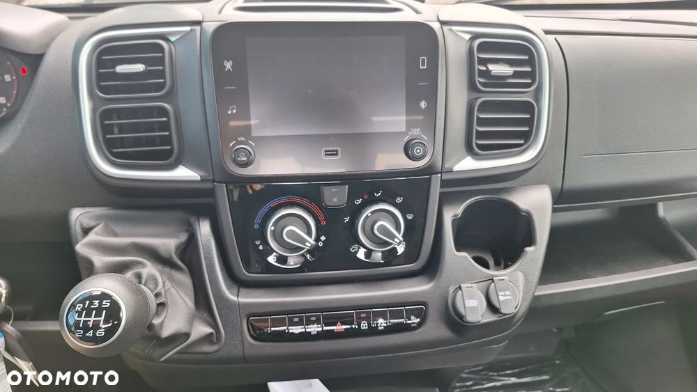 Peugeot Boxer Podwozie z zabudową skrzyniową - 12