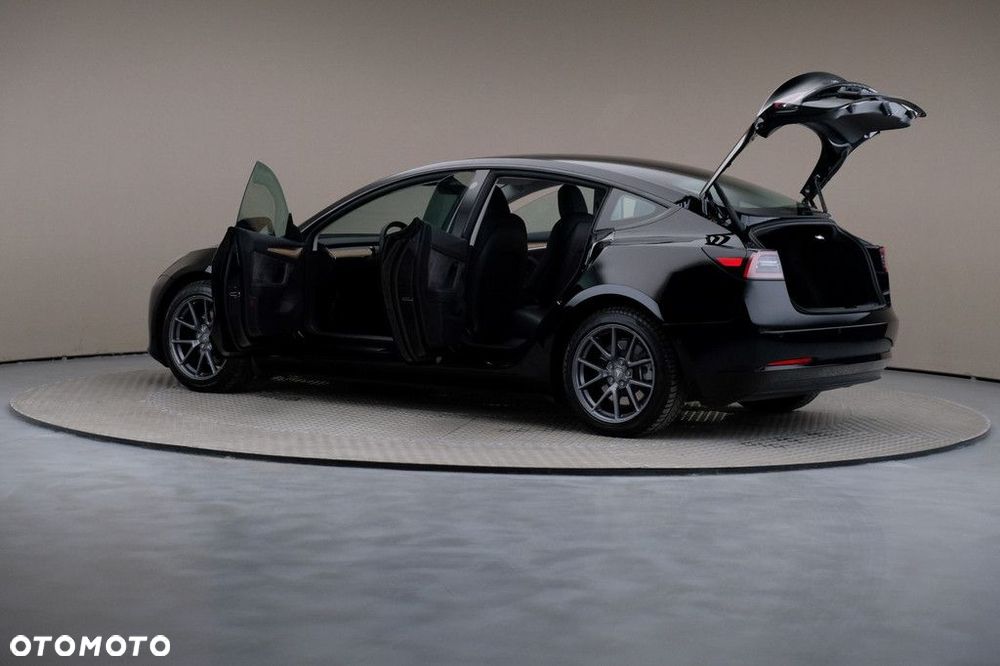 Tesla Model 3 - 7