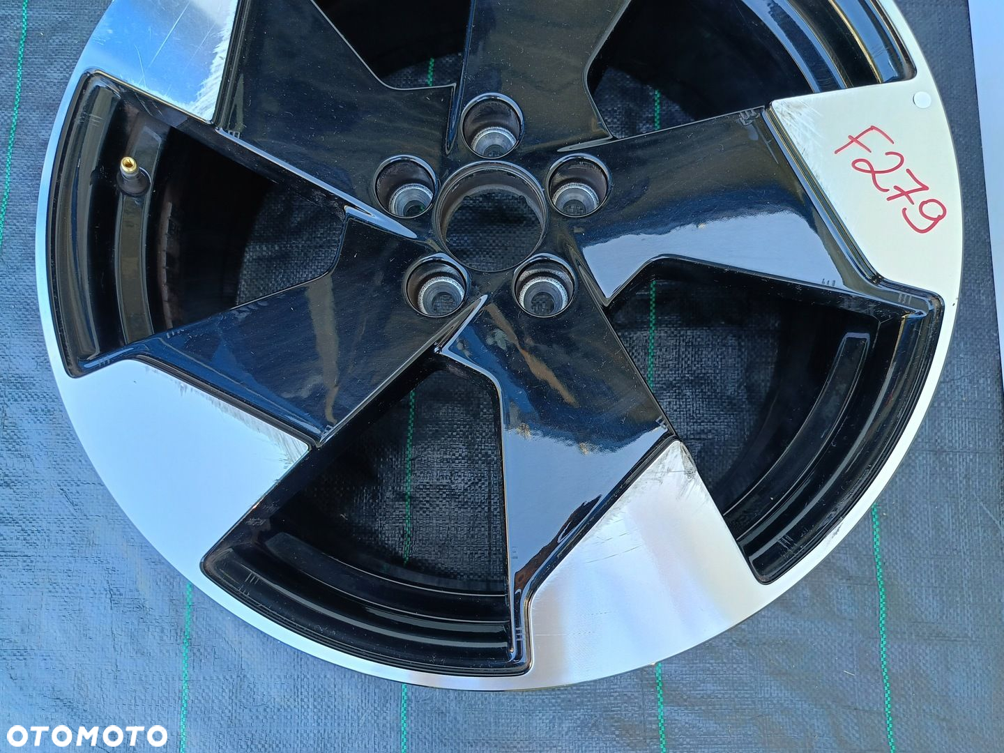 FELGA ALUMINIOWA VOLVO EX-30 EX30 OE 8.0"x19" 5x108 ET48.5 30000286 - 4