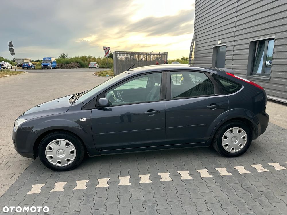 Ford Focus 1.6 Ambiente - 3