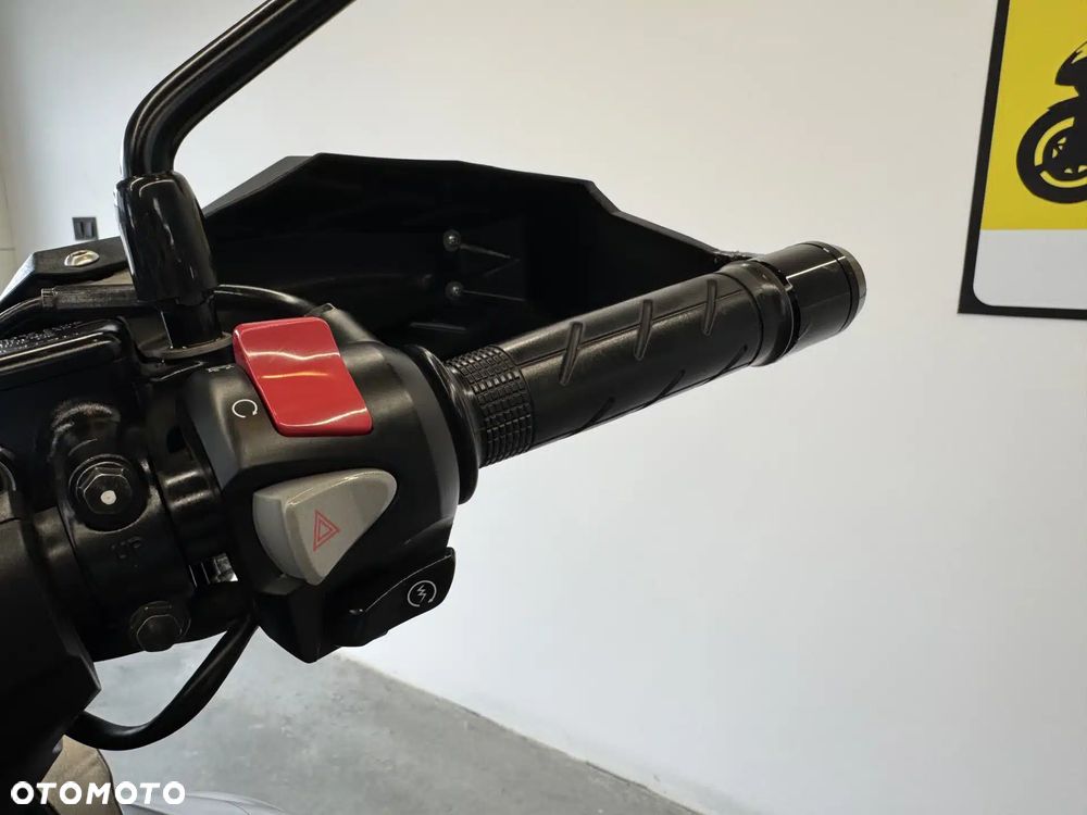 Honda VFR - 29