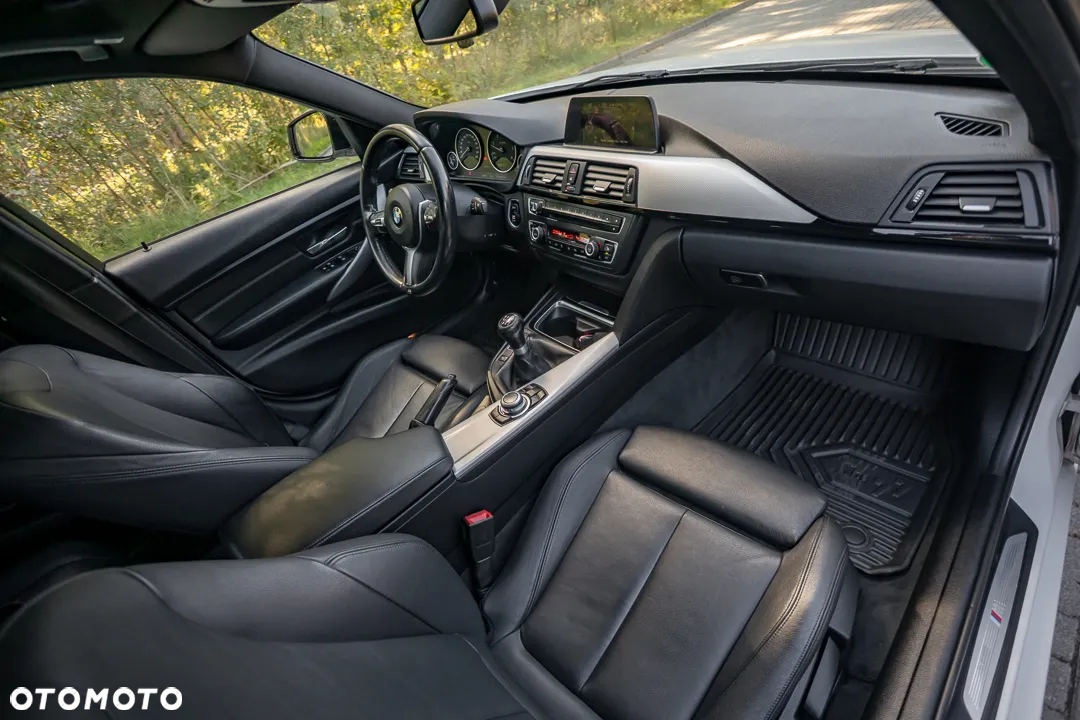 BMW Seria 3 320d xDrive M Sport - 19