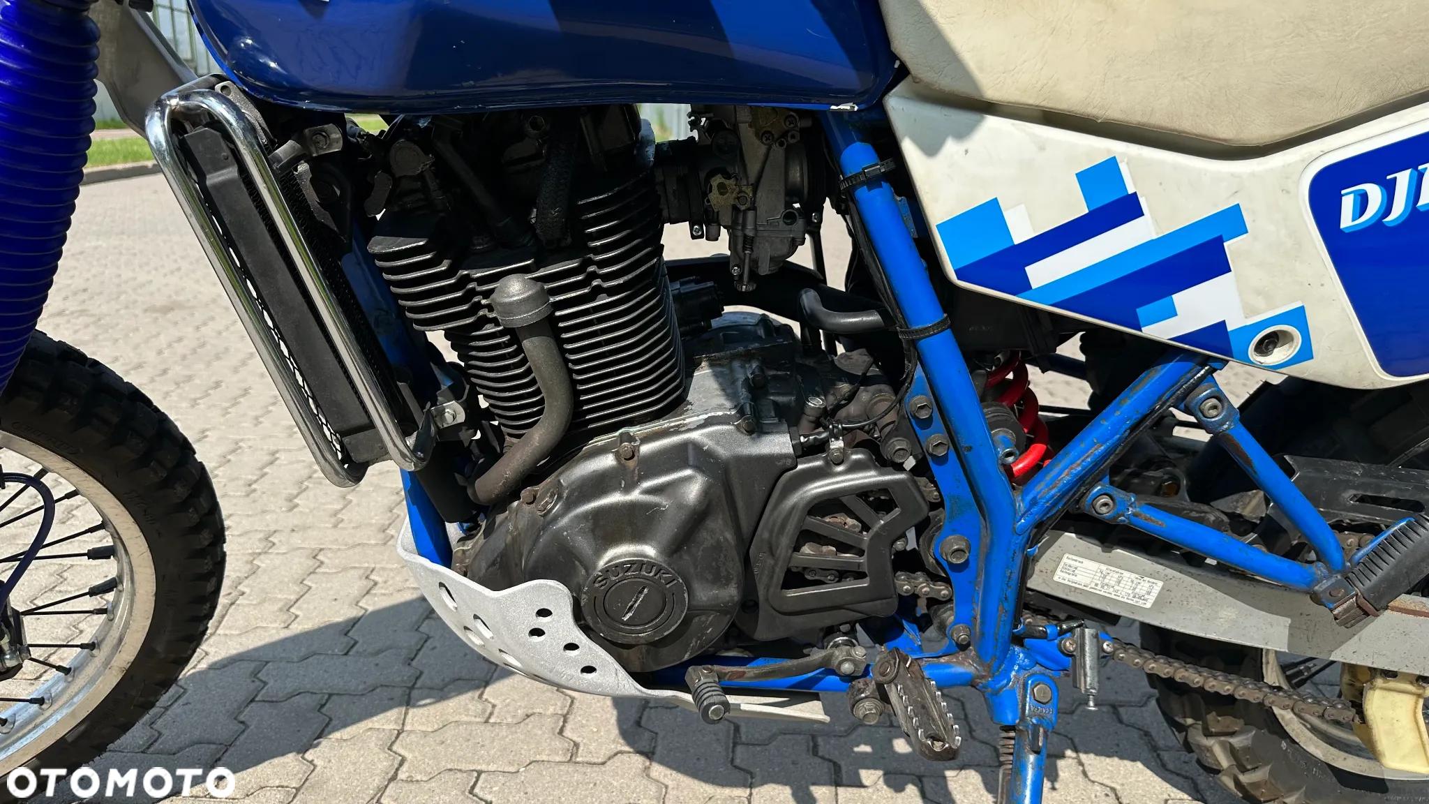 Suzuki DR - 7