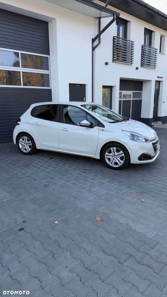 Peugeot 208 2017 photo 5