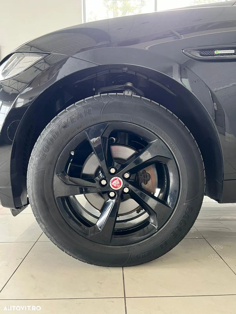Jaguar F-Pace - 13