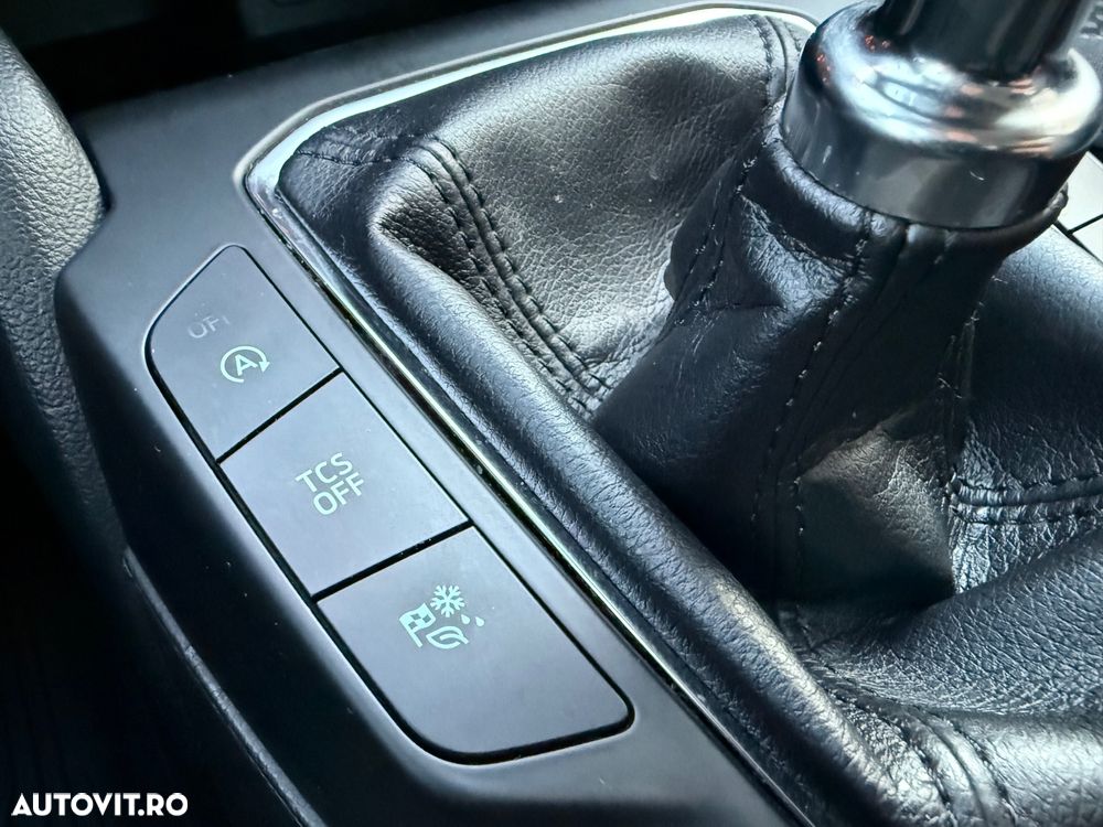 Ford Focus 1.0 EcoBoost Connected - 24