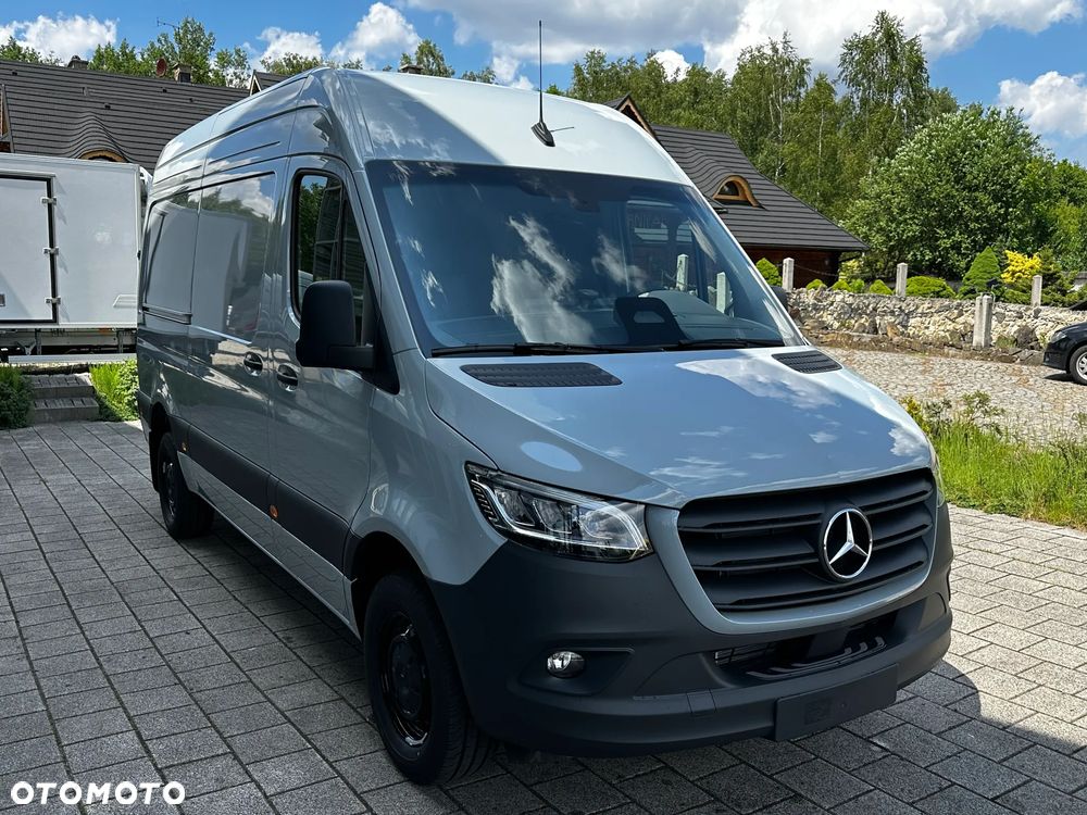 Mercedes-Benz Sprinter - 5