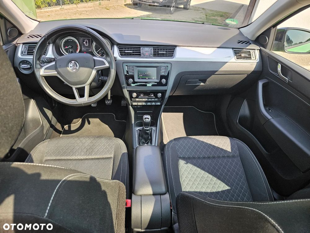 Skoda RAPID 1.2 TSI Edition - 17