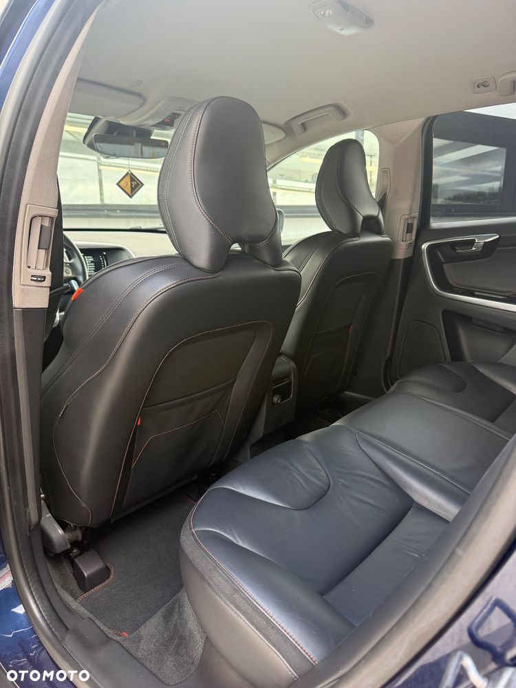 Volvo XC 60 D4 AWD Ocean Race - 21