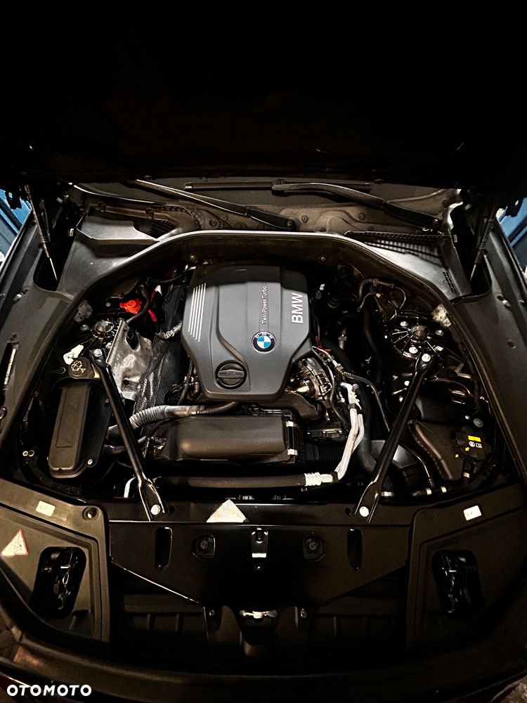BMW Seria 5 520d - 14