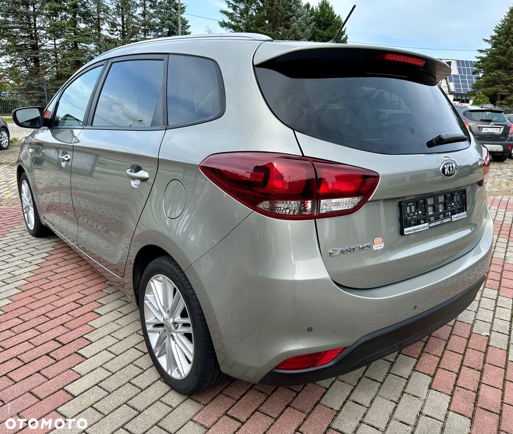 Kia Carens 1.6 GDI Dream-Team Edition - 4
