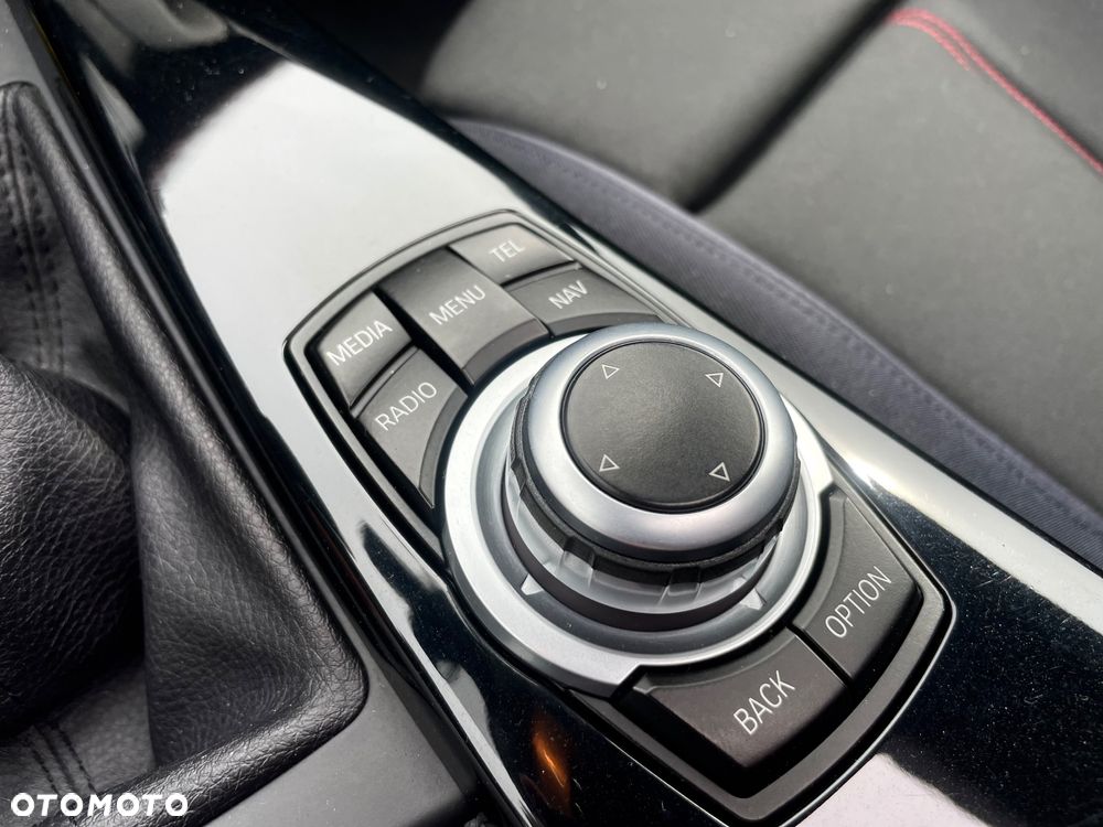 BMW Seria 3 318d DPF Edition Sport - 19