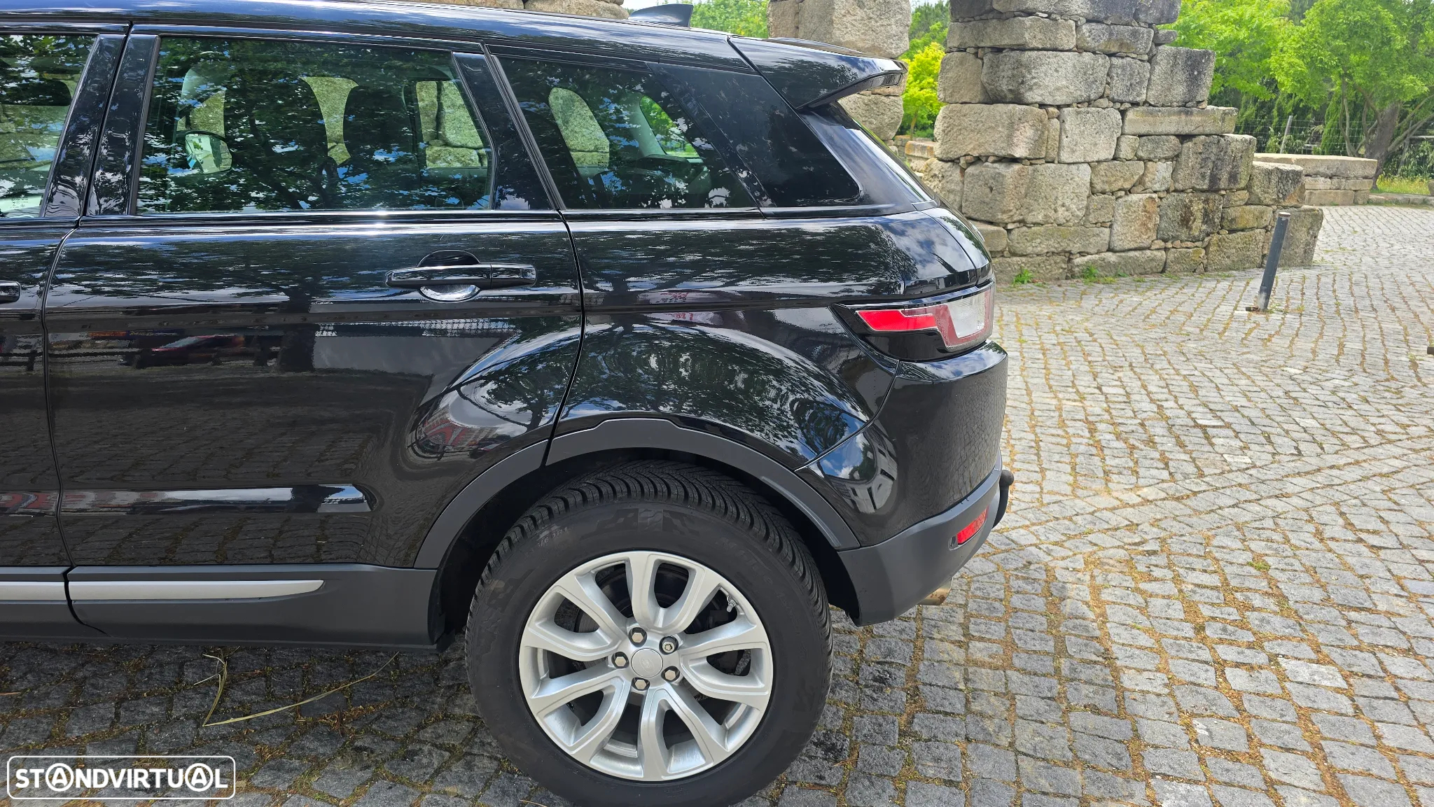 Land Rover Range Rover Evoque 2.0 D150 R-Dynamic - 16