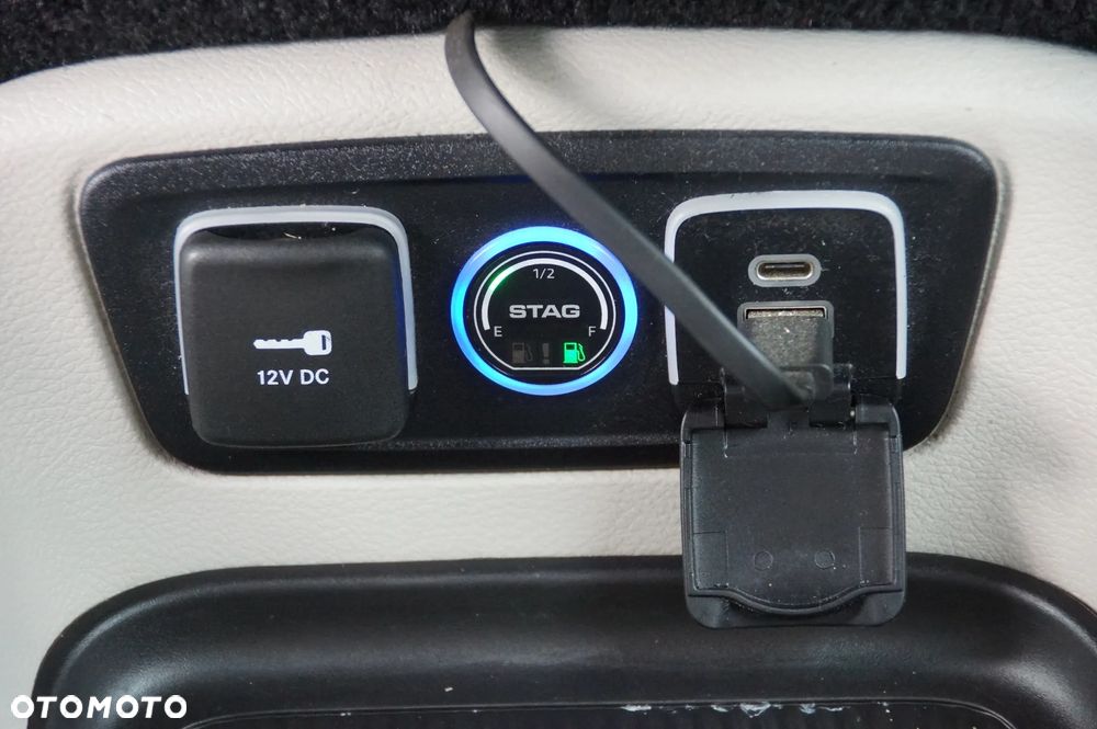 Chrysler Pacifica - 16