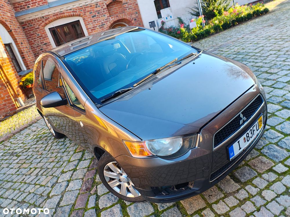 Mitsubishi Colt - 18