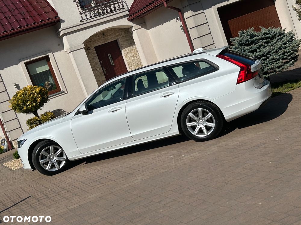 Volvo V90 D3 Momentum Pro - 19