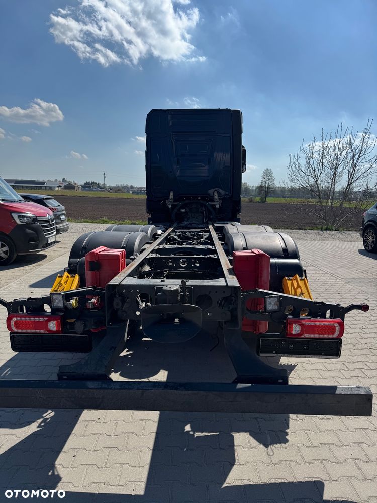 Mercedes-Benz Actros - 6