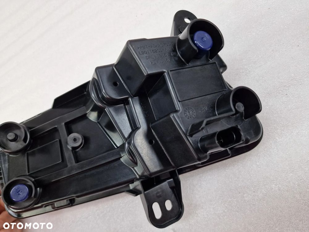 VW POLO VI 2G0 NOWY PRAWY ORYGINALNY VALEO HALOGEN LED DRL Z CIEMYM ŚRODKIEM , NR 2G0941622D / 2G0941622 D , NR AUKCJI H200 - 6