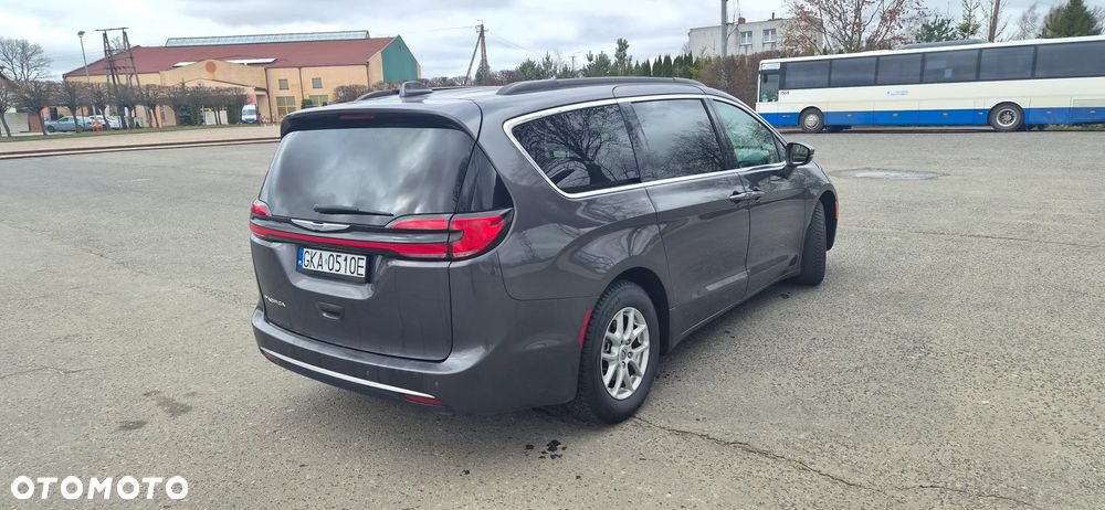 Chrysler Pacifica - 6