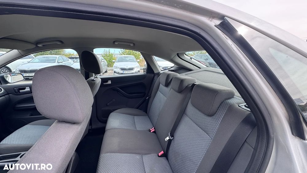 Ford Focus 1.6 Ambiente - 15