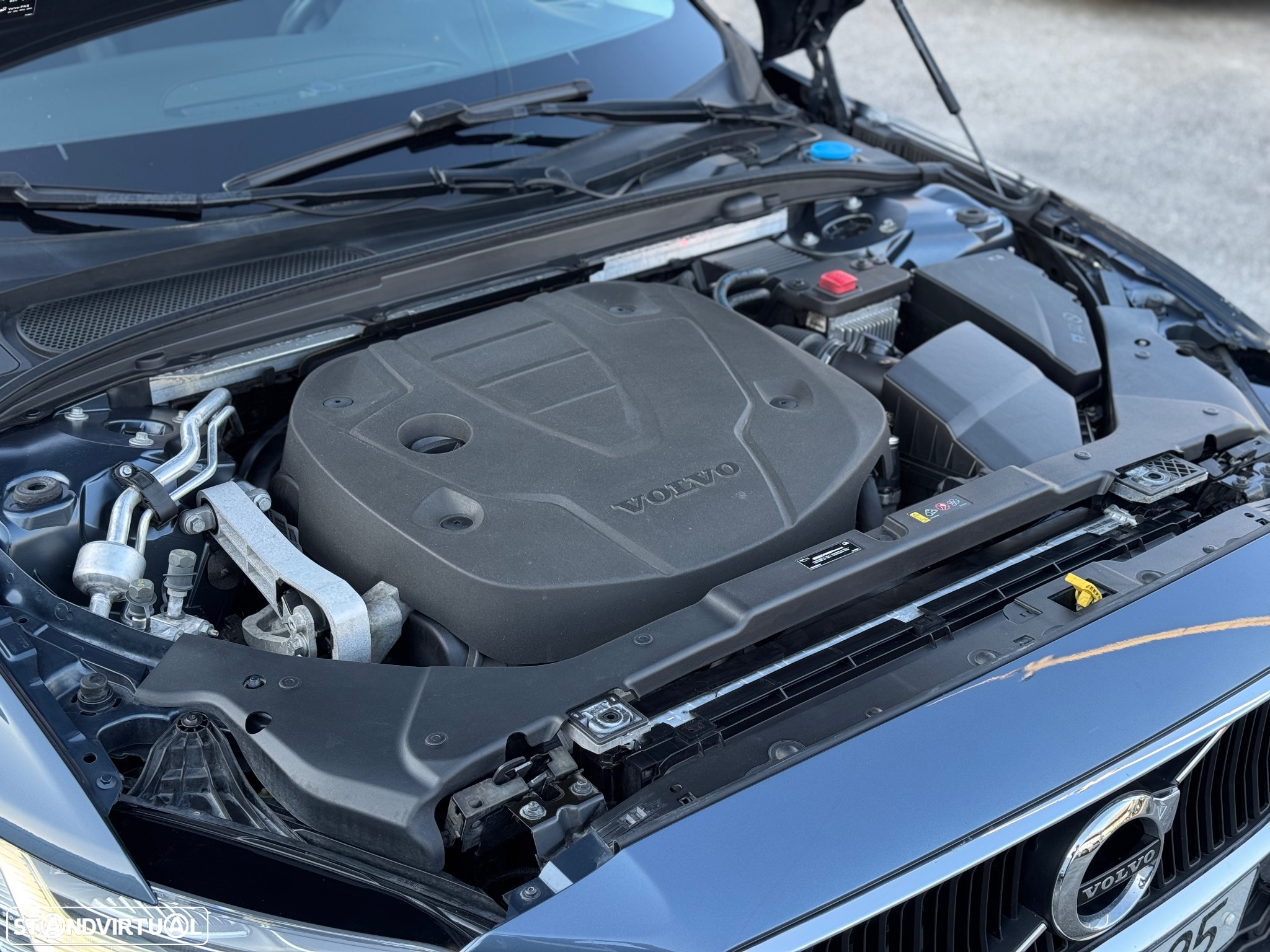 Volvo V60 2.0 D3 Momentum Geartronic - 24