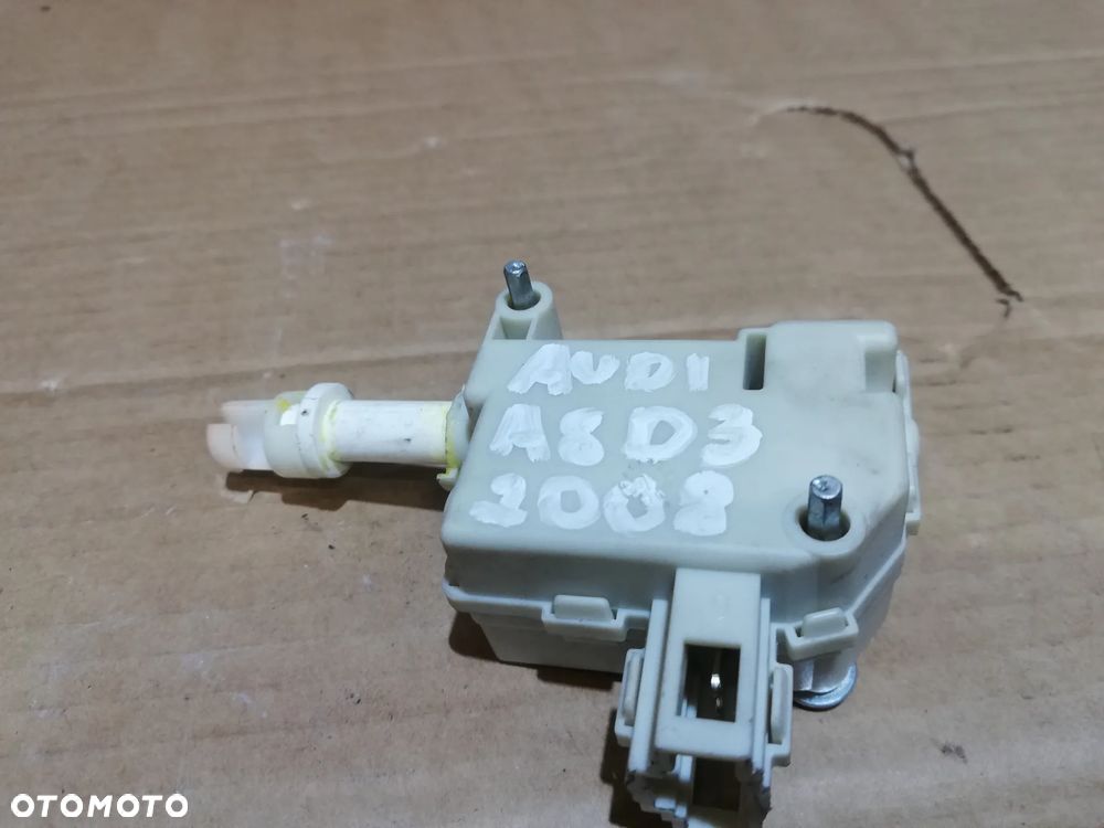 SILNICZEK KLAPKI PALIWA AUDI A8 D3 4E0862150 - 3
