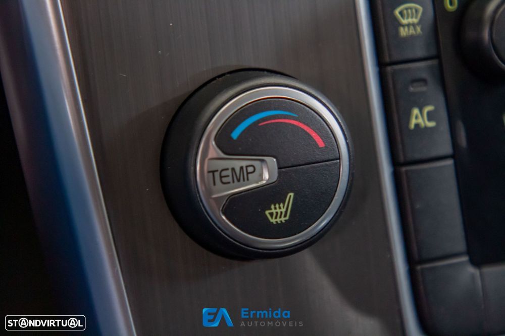 Volvo V60 2.0 D3 Momentum - 52