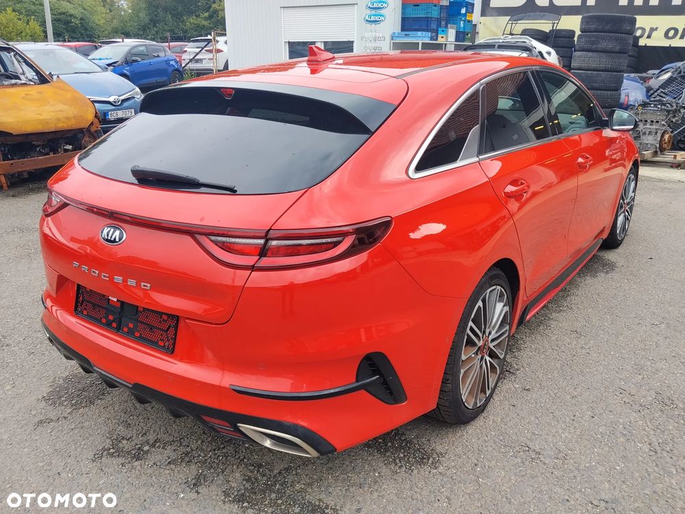 Kia ProCeed 1.6 T-GDI GT DCT - 4