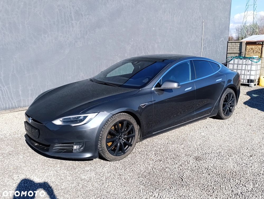 Tesla Model S - 9