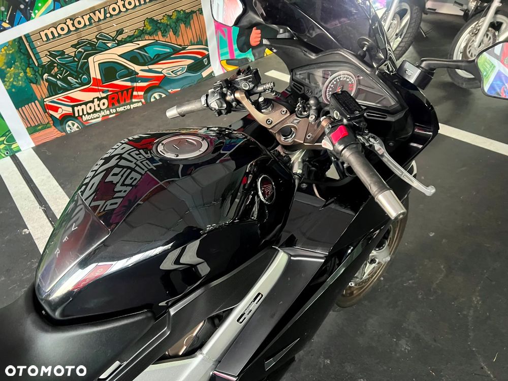 Honda VFR - 11