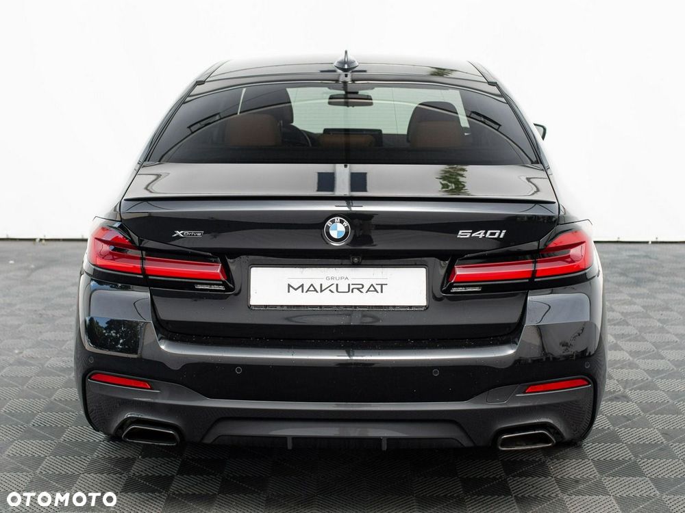 BMW Seria 5 540i xDrive mHEV M Sport sport - 9