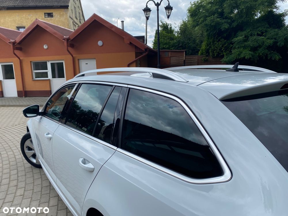 Skoda Octavia Combi 1.6 TDI DSG Premium Edition - 4